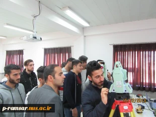 برگزاری کارگاه آموزشی آشنایی  و کار عملی با دوربین های نقشه برداری 7