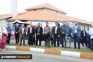 حضور کارکنان آموزشکده ملاصدرا در راهپیمایی روز دانش آموز - 13  آبان 1402 2