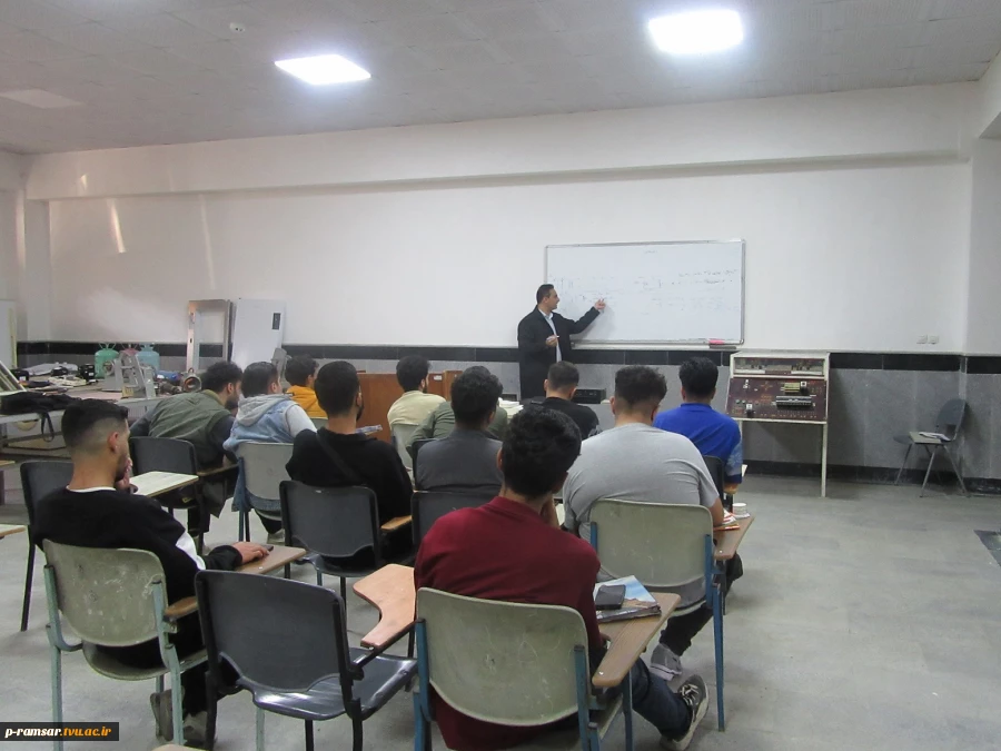 برنامه های هفته جهانی کارآفرینی، هفته ملی کتاب و هفته ملی پژوهش 73