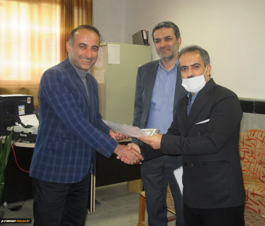 تقدیر از اساتید گروه حسابداری و کارکنان حوزه اداری و مالی به مناسبت 15 آذر؛ روز ملی حسابدار 2