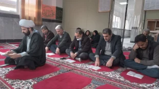 برگزاری مراسم زیارت عاشورا با حضور کارکنان آموزشکده 5